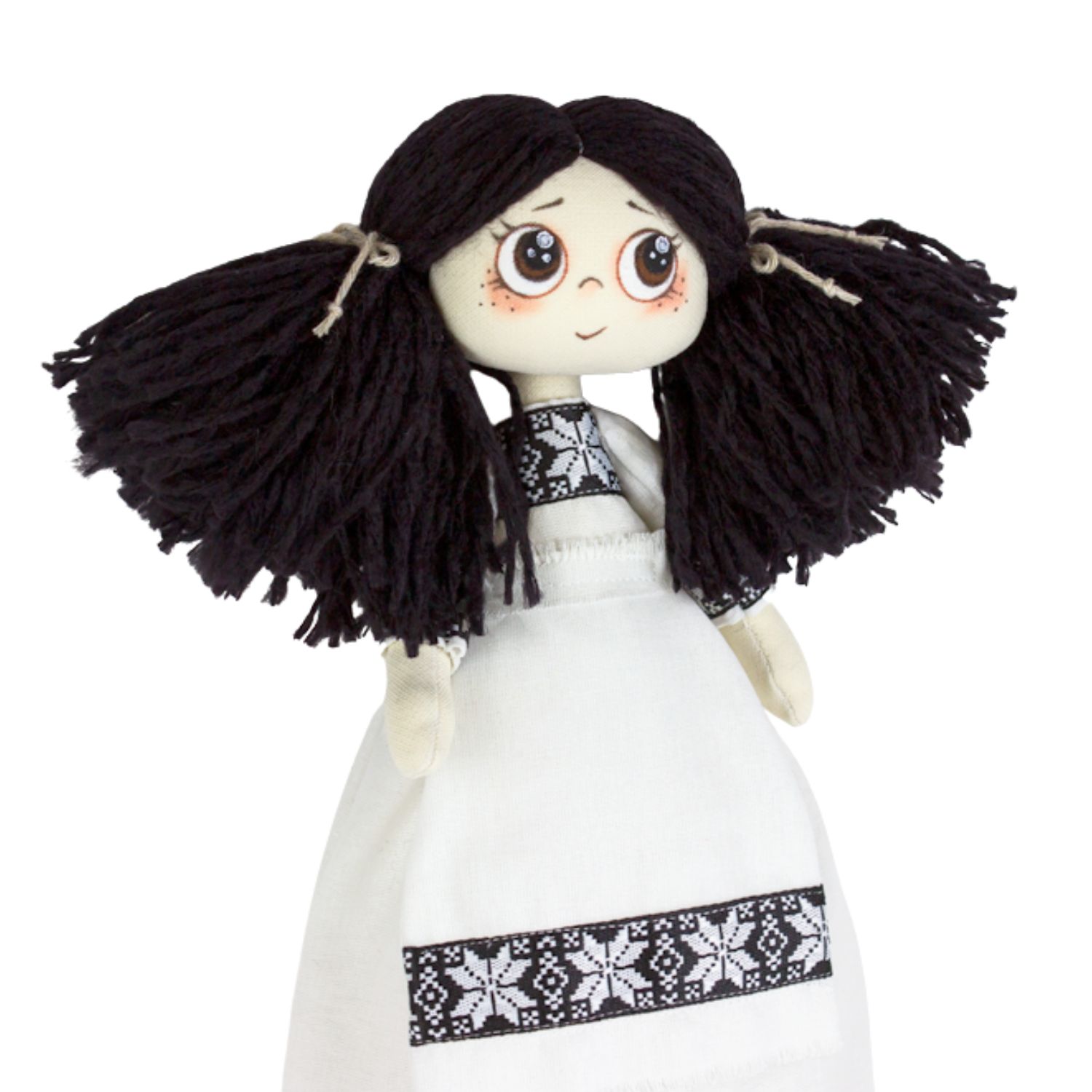 Păpușă handmade Nora – fetiță cu păr negru și rochiță tradițională - imagine 2