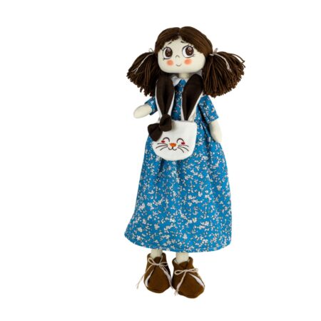Păpușă handmade șatenă cu rochiță albastră cu flori albe și gentuță